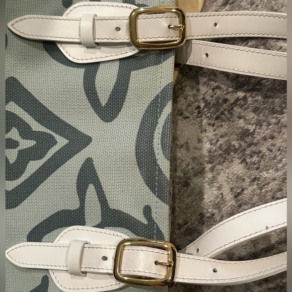 Preowned Louis Vuitton Tahitienne Limited Edition Tote - Picture 10 of 15